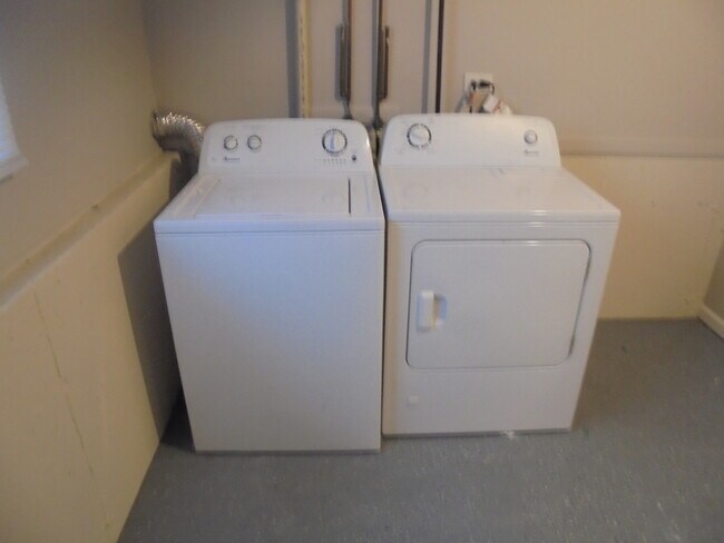 Building Photo - 3414 Cathy Dr