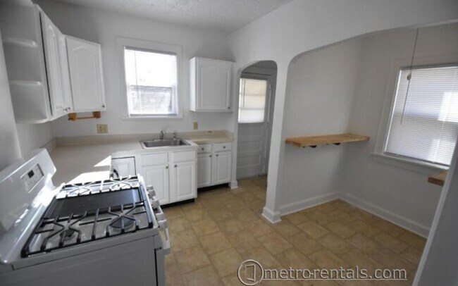 Building Photo - 87-89 W California Avenue