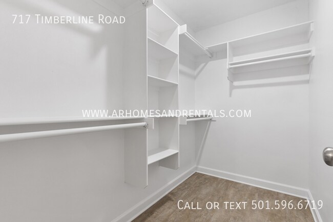Building Photo - 717 Timberline Rd