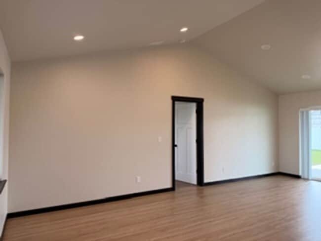 Building Photo - 12037 N Lennon Ln