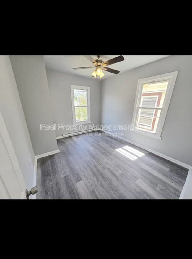 Building Photo - 22 Riverview Ave