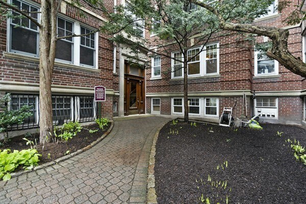 Building Photo - 1697-1699 Cambridge St