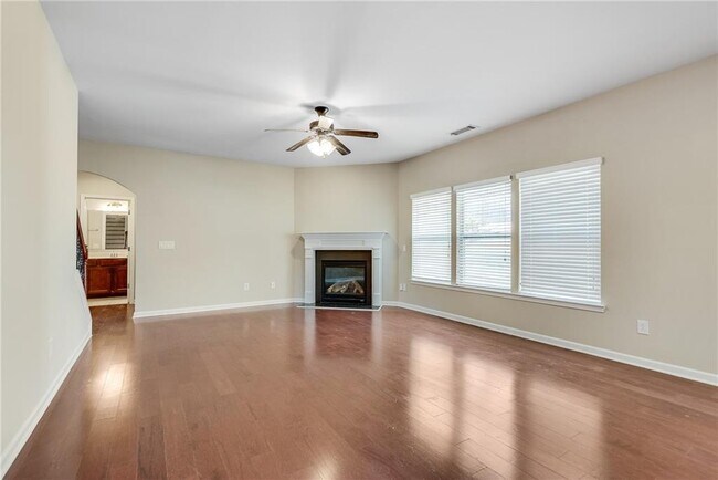 Building Photo - 270 Woods Creek Dr