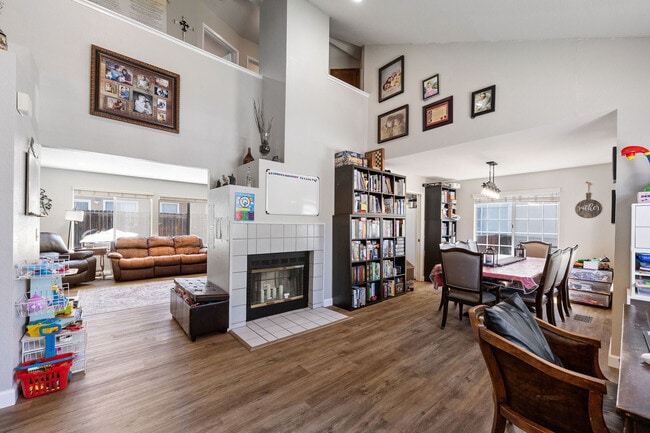 Building Photo - 907 Shadywood Cir