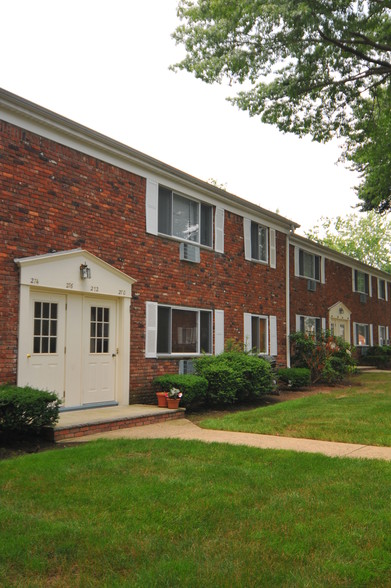 Building Photo - Rutgers Village Apartments