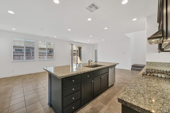 Building Photo - Stunning 4 Bedrooms 3.5 Bathrooms Two Story Home Located Short Distance of Sonoma State Universit...