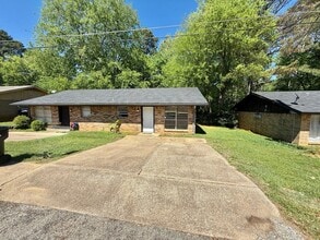 Building Photo - 2916 Bernice Dr