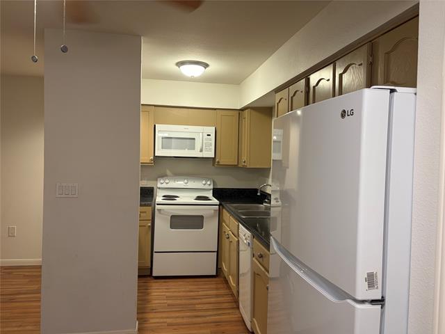 Building Photo - 3022 Forest Ln