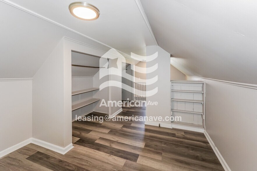 Building Photo - 1930 Loxley Rd