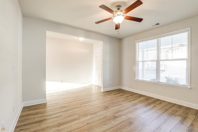 Building Photo - 360 Caledonia Ct