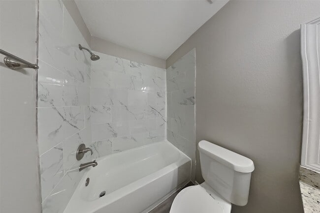 Building Photo - 11950 Rolling Stream Dr