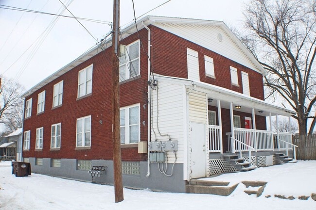 Building Photo - The Moore Townhouses