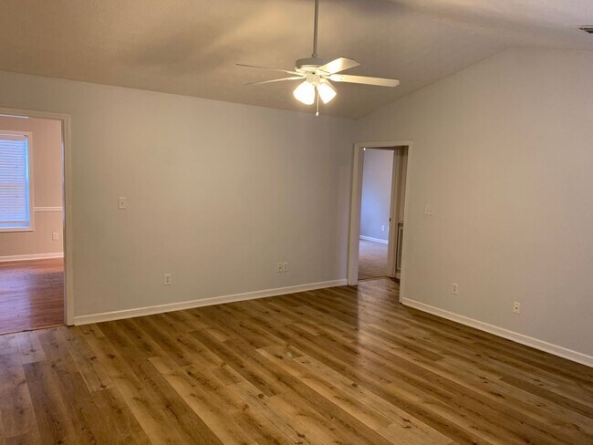 Building Photo - Cute 3/2 Home in Ogletree Village