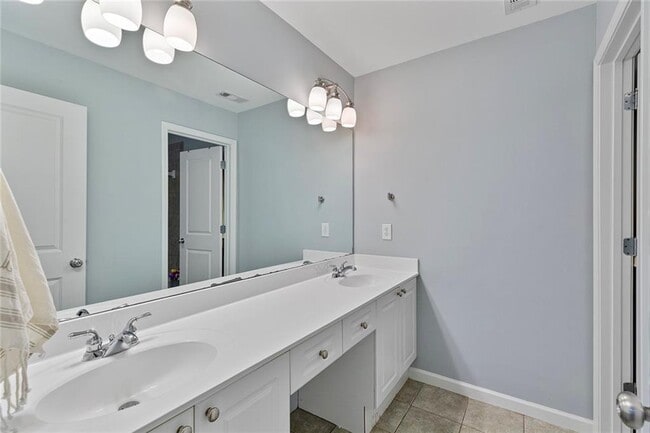 Building Photo - 1609 Duncan Dr NW
