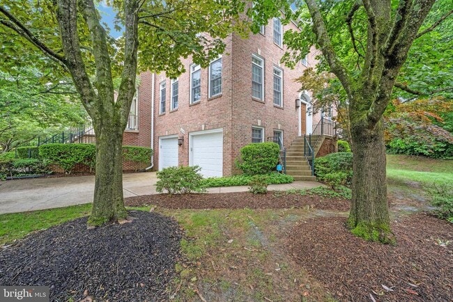 Building Photo - 10159 Castlewood Ln