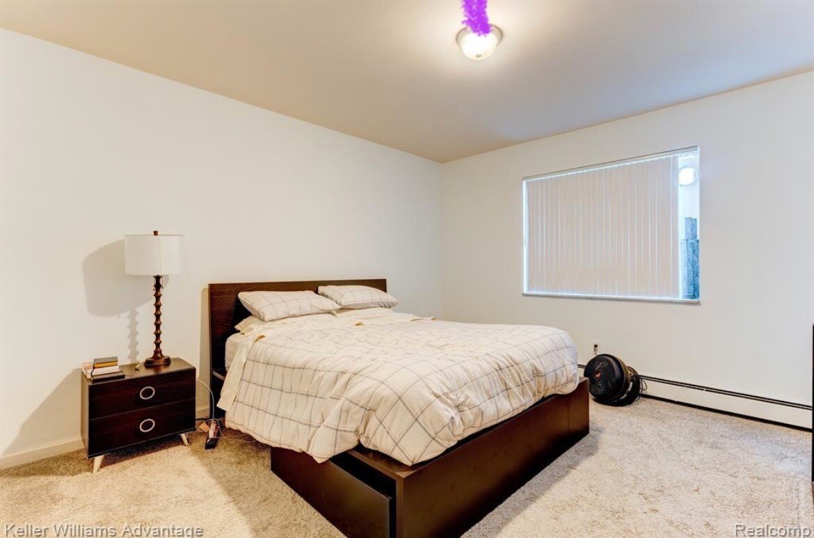 Building Photo - 1968 Axtell Dr