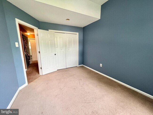 Building Photo - 8620 Trumbauer Dr