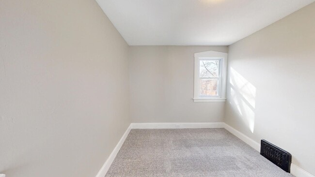 Building Photo - Cudell / West Boulevard Area - 3 bedroom/1...