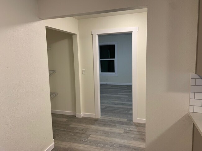 Building Photo - 15722 SE Oatfield Rd