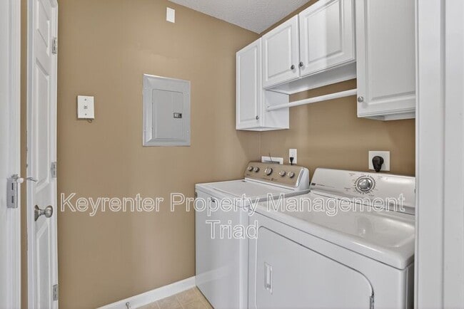 Building Photo - 4280 Cedarcroft Ct