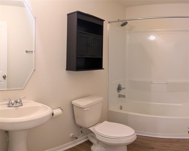 Building Photo - 16136 Brettwood Ln