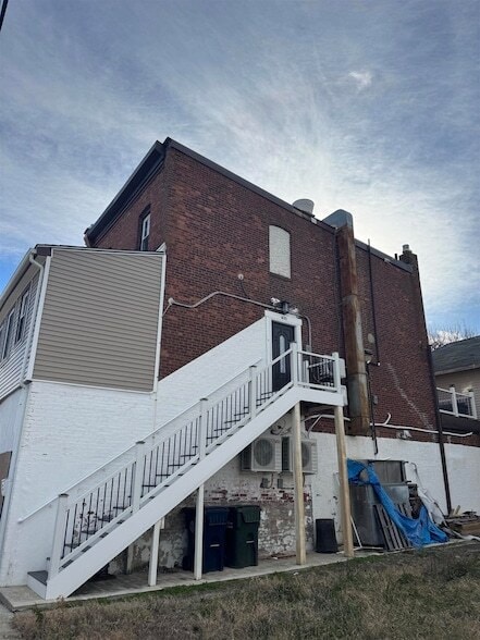 Building Photo - 400 N Massachusetts Ave