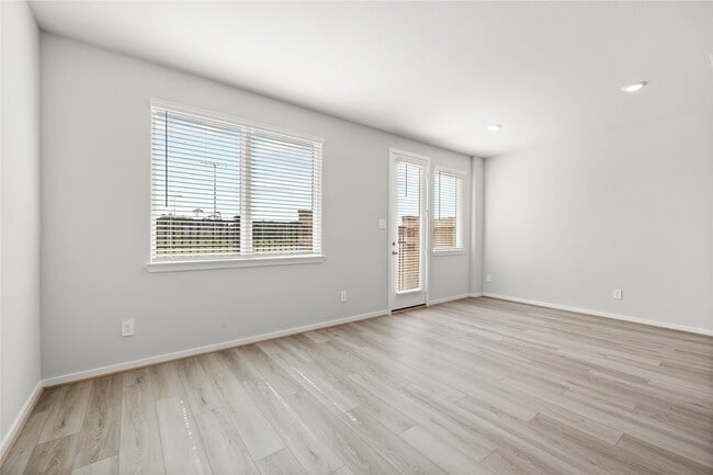Building Photo - 3219 Quiet Sunset Dr