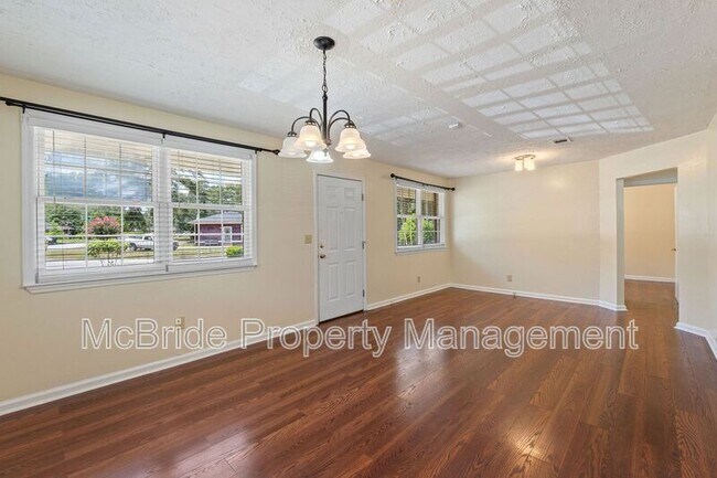 Building Photo - 1739 Cornell Dr