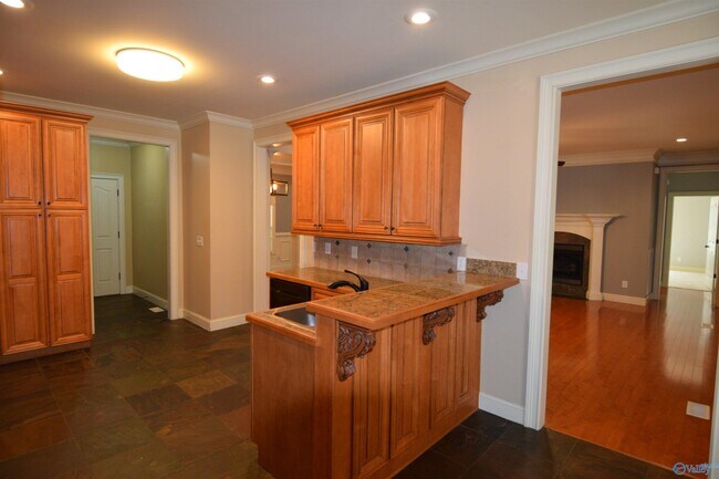 Building Photo - 79 Creekwood Dr