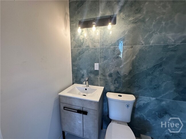 Building Photo - 312 W 37th St