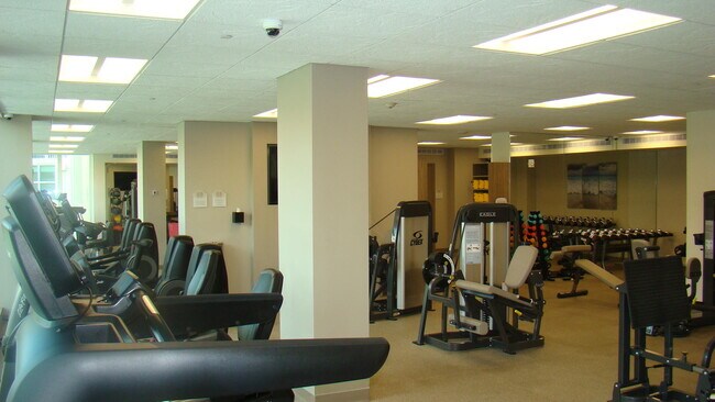 Building Photo - 3700 S Ocean Blvd