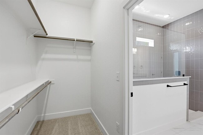 Building Photo - 881 Prominence Wy