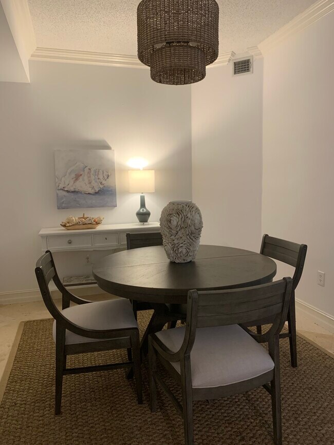 Dining room - 3606 S Ocean Blvd