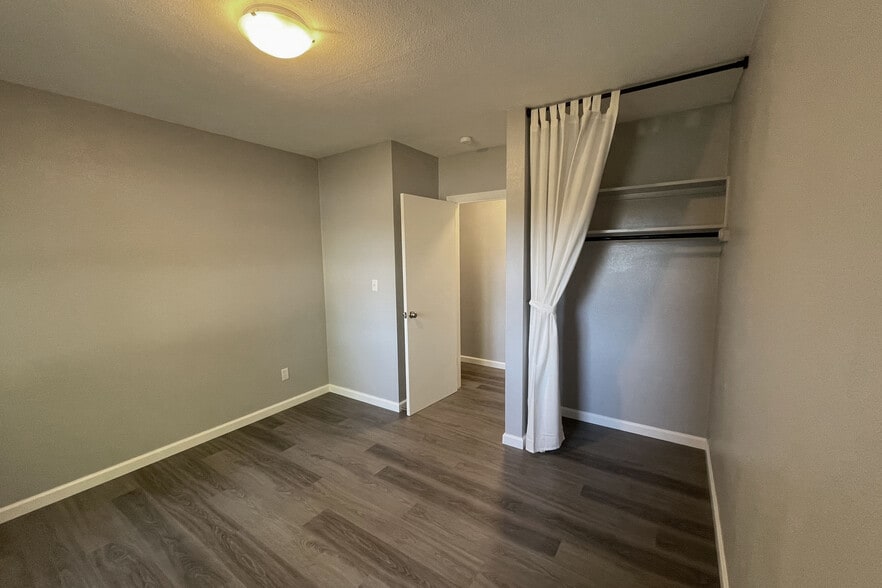 Building Photo - 2102 W 28th St