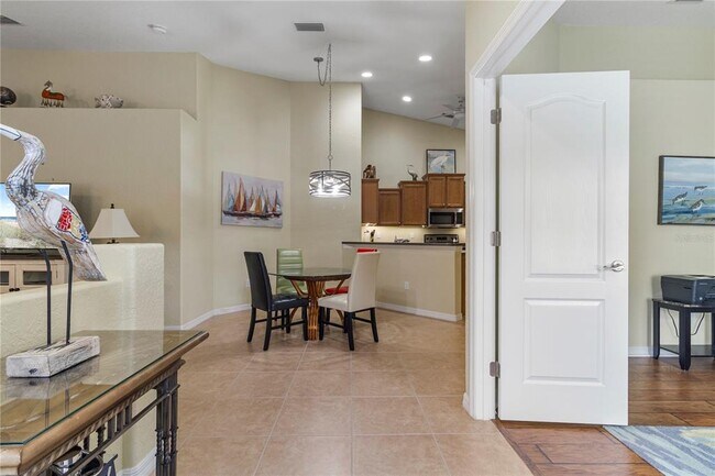 Building Photo - 3533 Lakewood Blvd