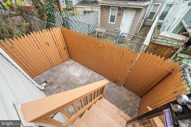 Building Photo - 426 N Holly St