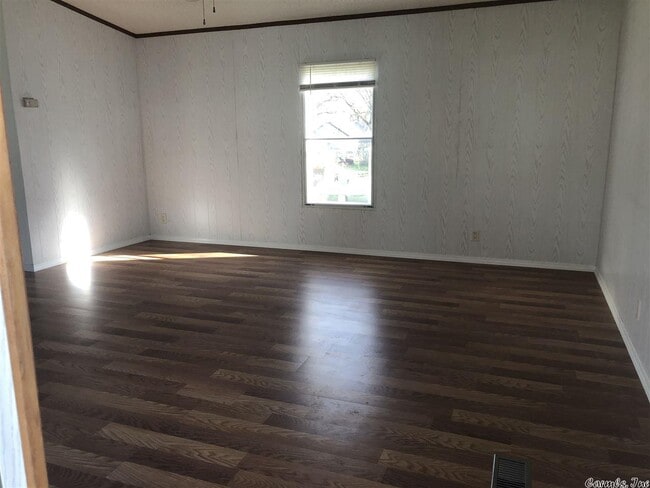 Building Photo - 127 N Walnut St