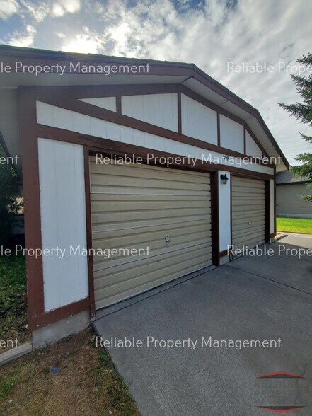 Building Photo - 209 S Adam Ln