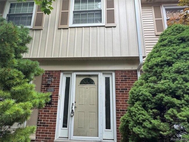 Building Photo - 1775 Brentwood