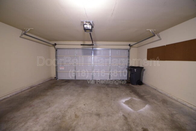 Building Photo - 5712 N 34th St