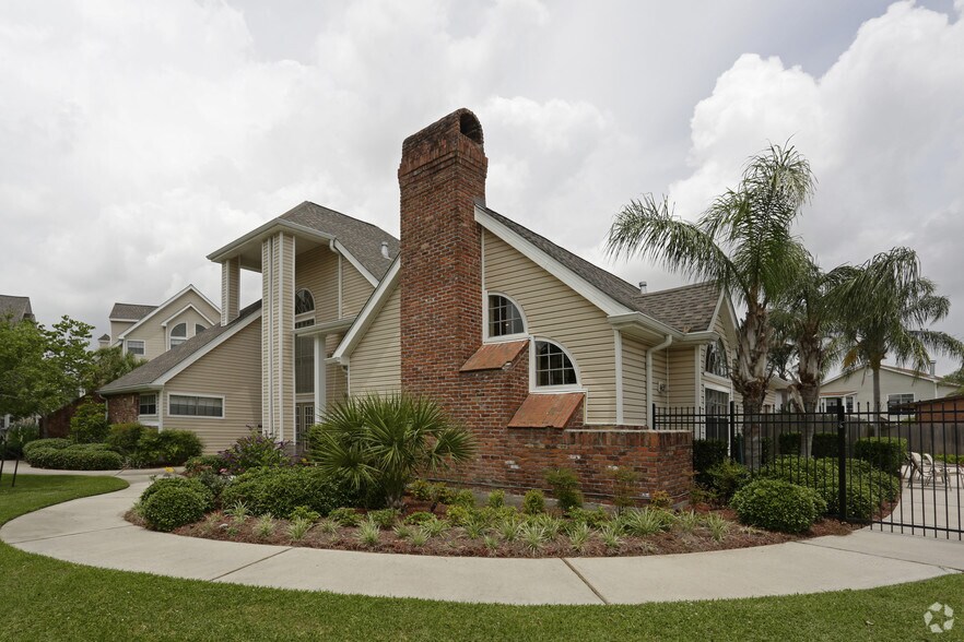 Shadowlake Villa Apartments 3320 Wall Blvd Gretna LA 70056