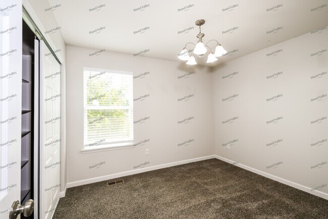 Building Photo - 1650 Woods Mill Dr