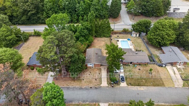 Building Photo - 4202 Halifax Rd