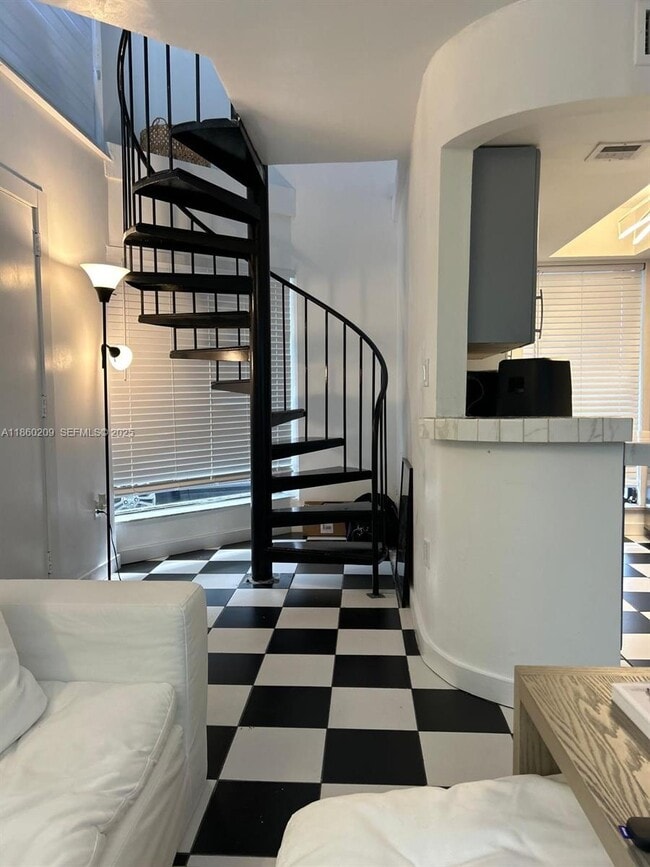 Building Photo - 3036 SW 27th Ave