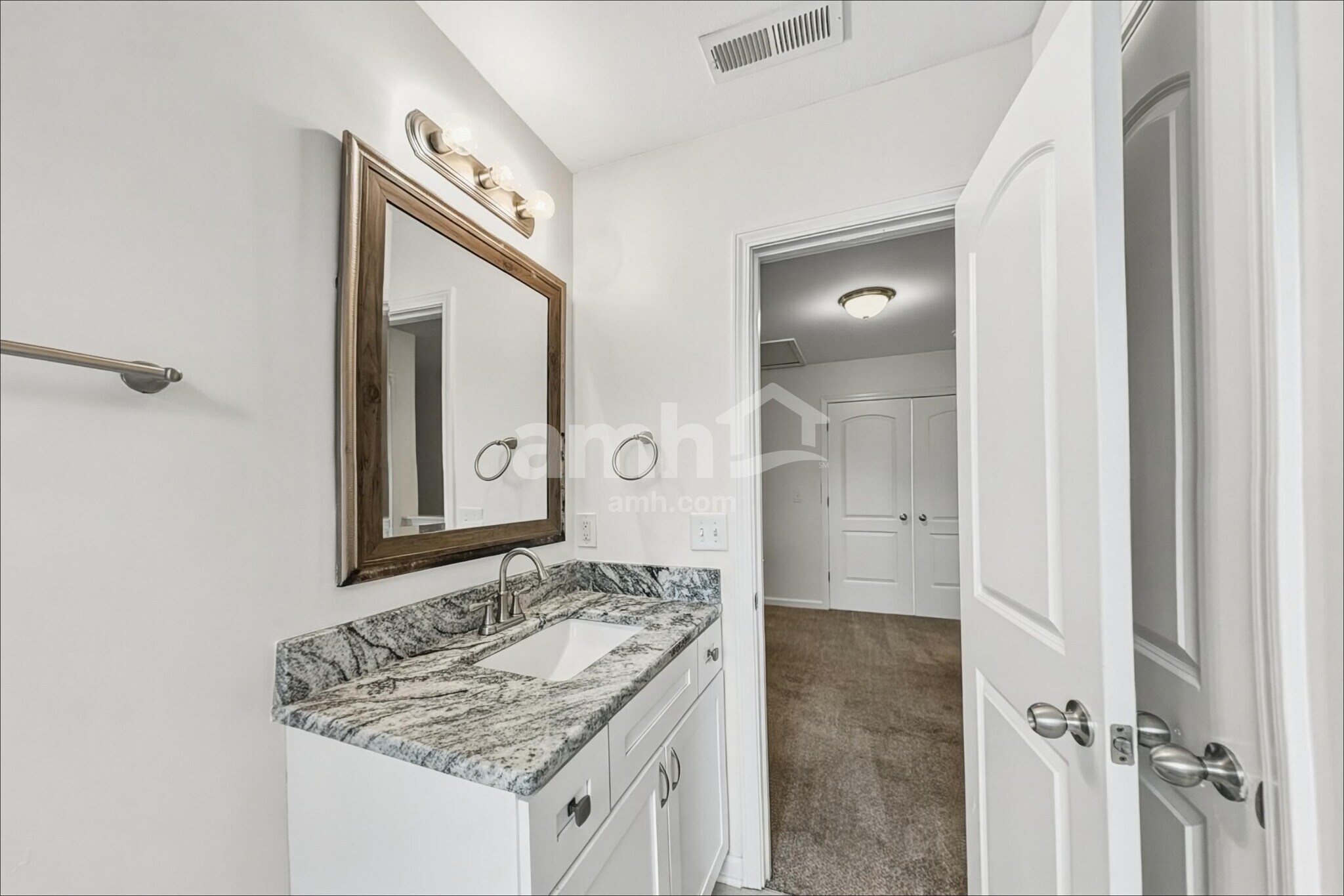 Building Photo - 4983 Old Towne Village Cir