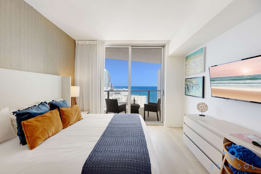 Building Photo - 4111 S Ocean Dr
