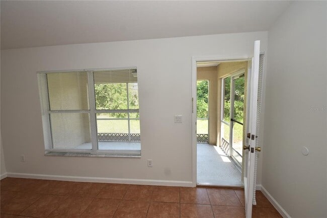 Building Photo - 30 Eton Ln