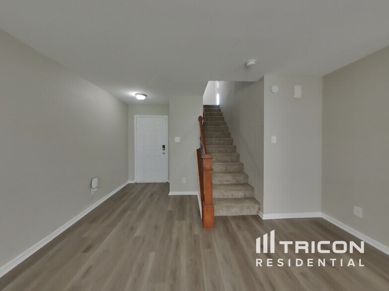 Building Photo - 1447 Pencross Ln