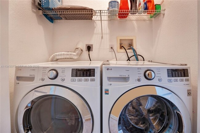 Building Photo - 7806 NW 116 Pl