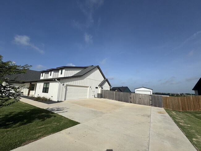 Building Photo - 4453 Cedar Creek Rd